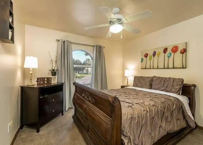 Bell - Living - Pool - Location - Events Holiday home *